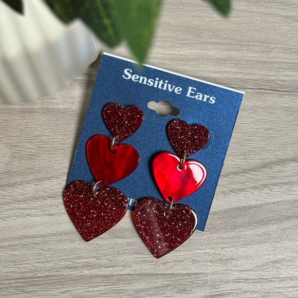 Red Heart Dangle Earrings - Picture 5 of 7